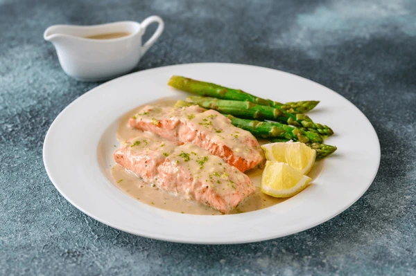 Salmon With Lemon Cream Sauce